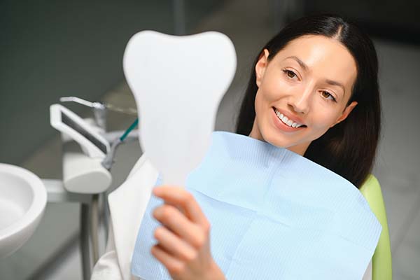 A Oral Surgeon Discusses The Dental Implant Surgery Procedure